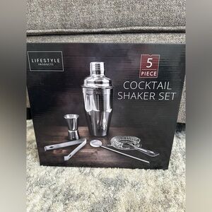 Cocktail Shaker Set 5 Piece 
New In Box